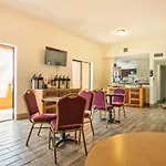 Coyote South Hotel 3*