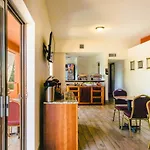 Coyote South Hotel 3*