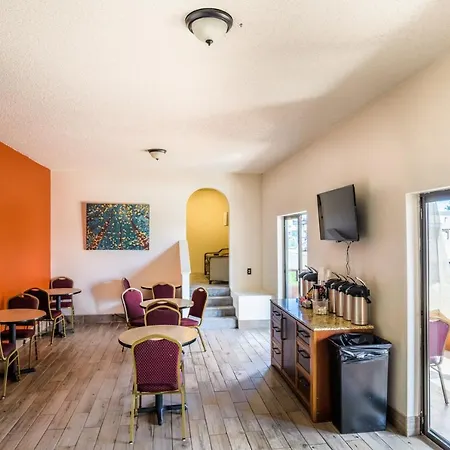 Coyote South 3* Santa Fe