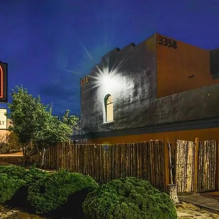 Hotel Coyote South 3*