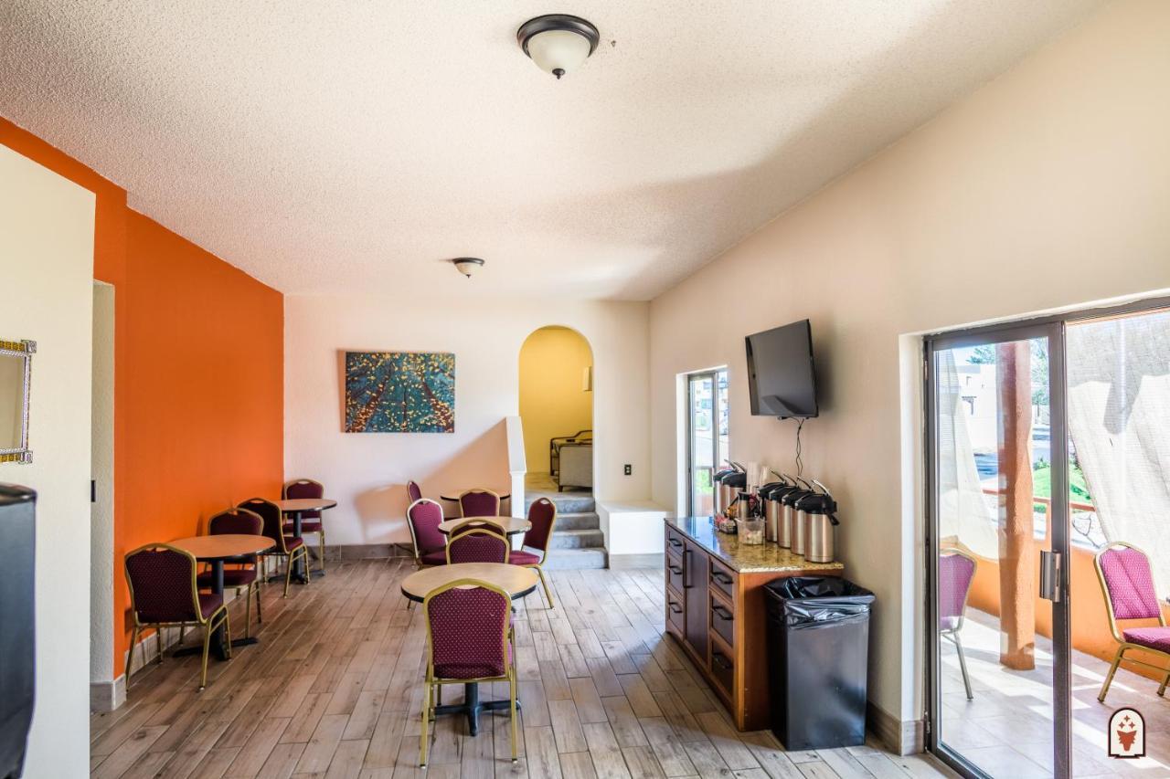 Coyote South 3* Santa Fe