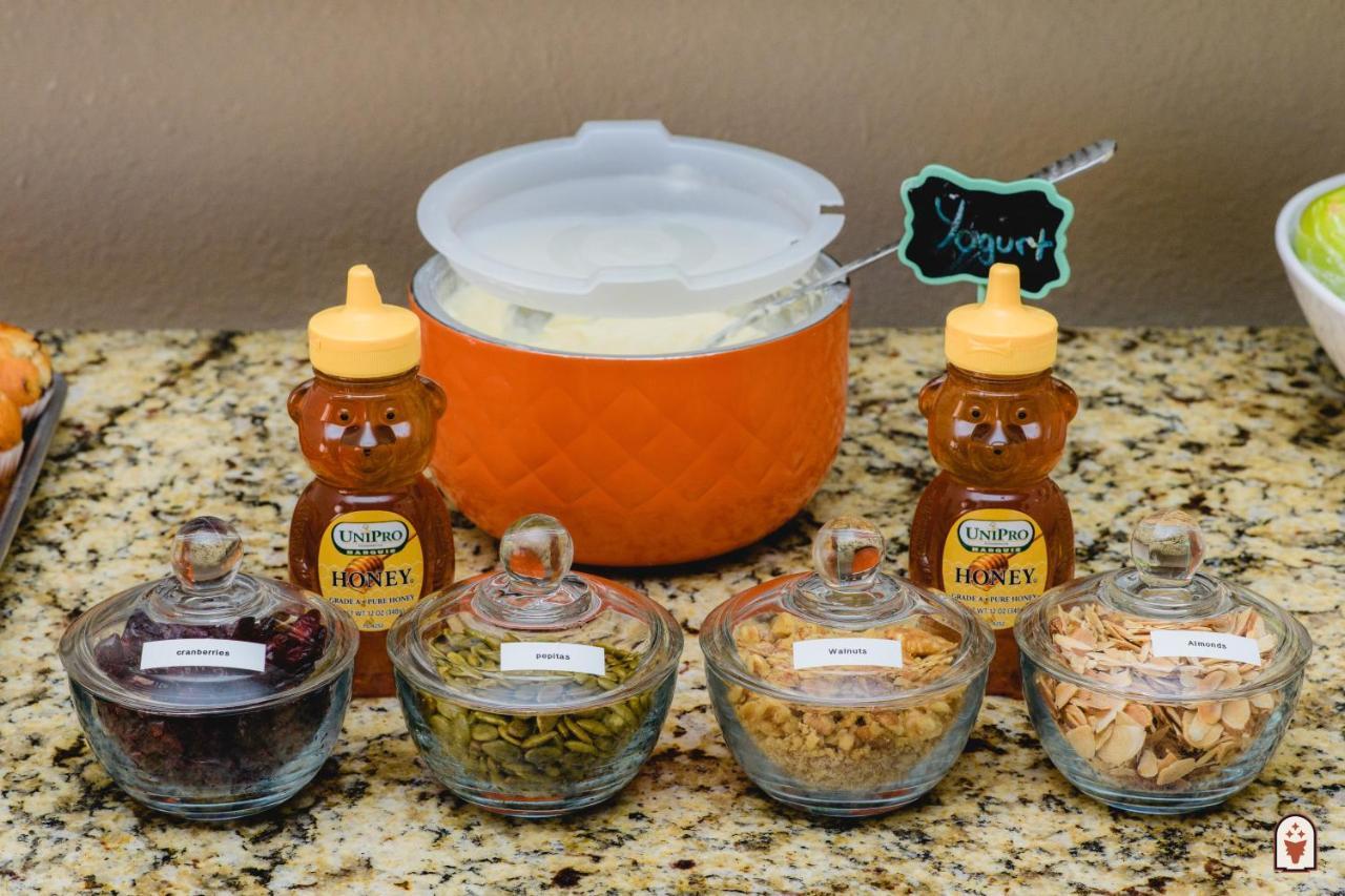 Coyote South Hotel 3*