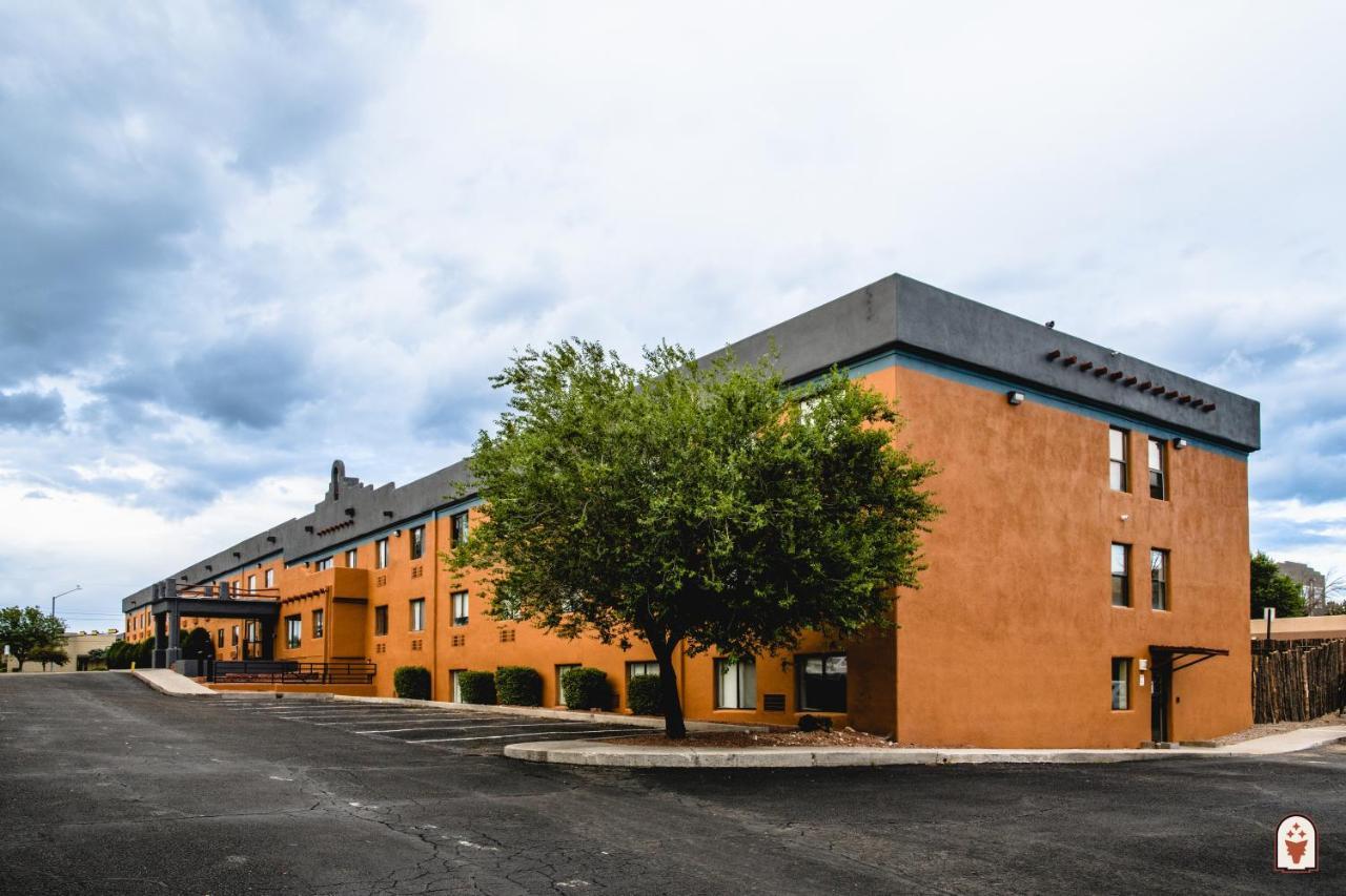 Coyote South Hotel 3*